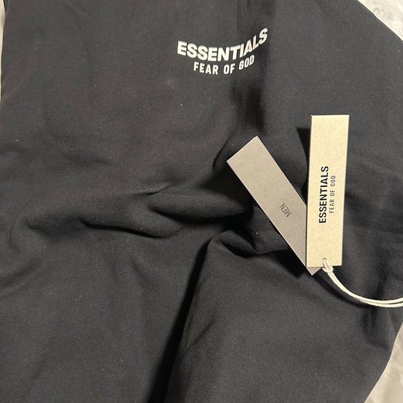 Fear of God Essentials Black Pullover Hoodie – Size XL – New With Tags – 2024 - Picture 5 of 6